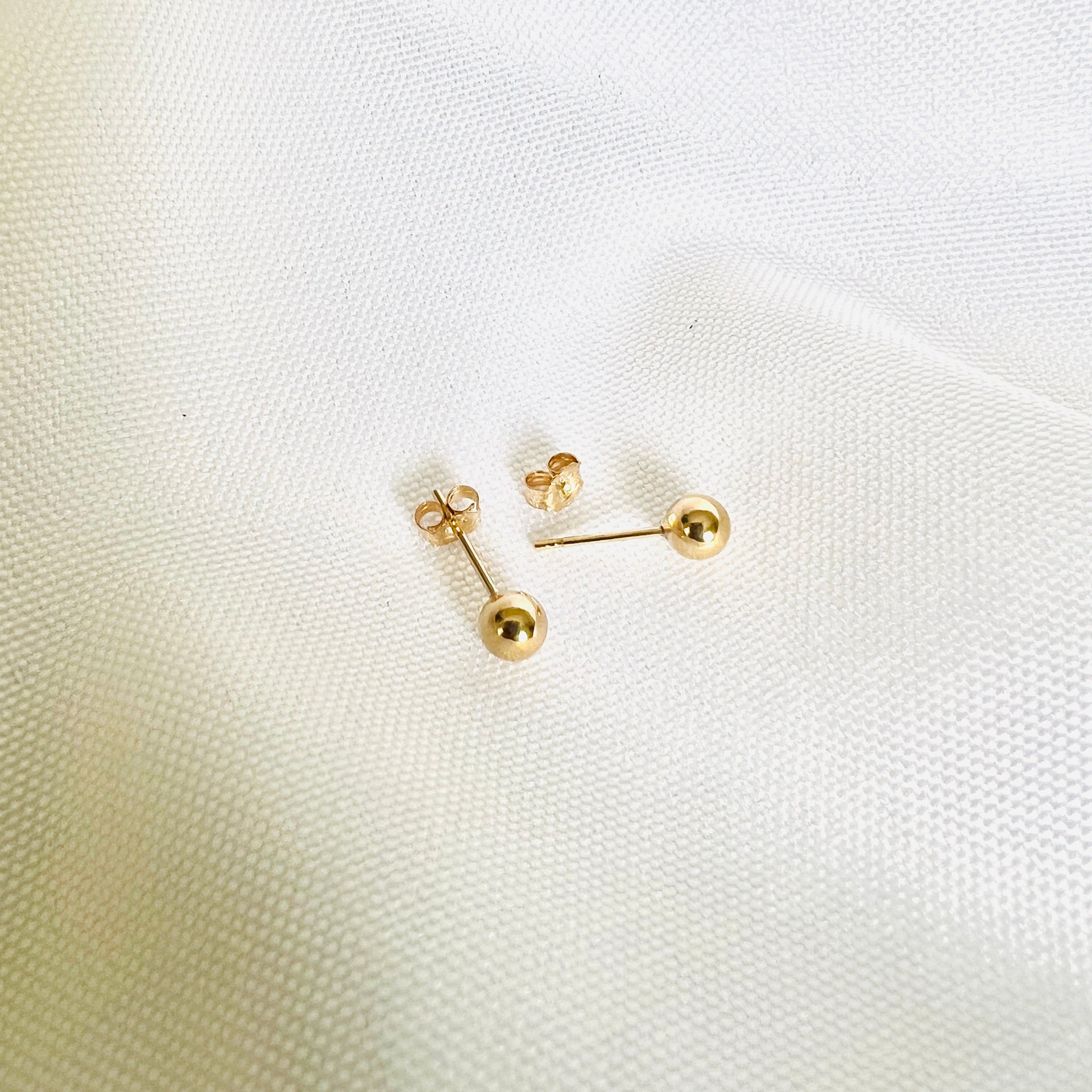 Summer Style: Minimalist Jewellery Essentials in Canberra (2025)