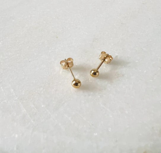 The Timeless Elegance of Minimalist Jewellery: A Complete Guide