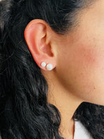 Load image into Gallery viewer, Pearl studs
