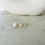 Load image into Gallery viewer, Pearl studs
