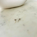 Load image into Gallery viewer, Pearl studs
