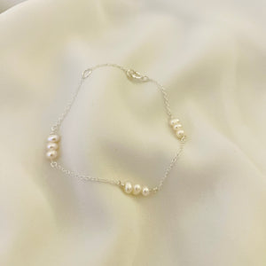 Trio of pearls bracelet