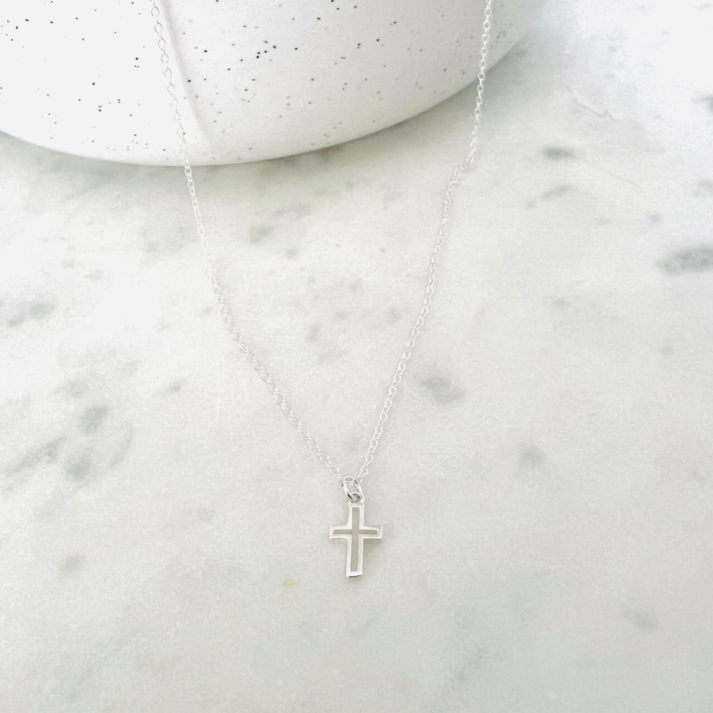 Simple silver cross necklace discount
