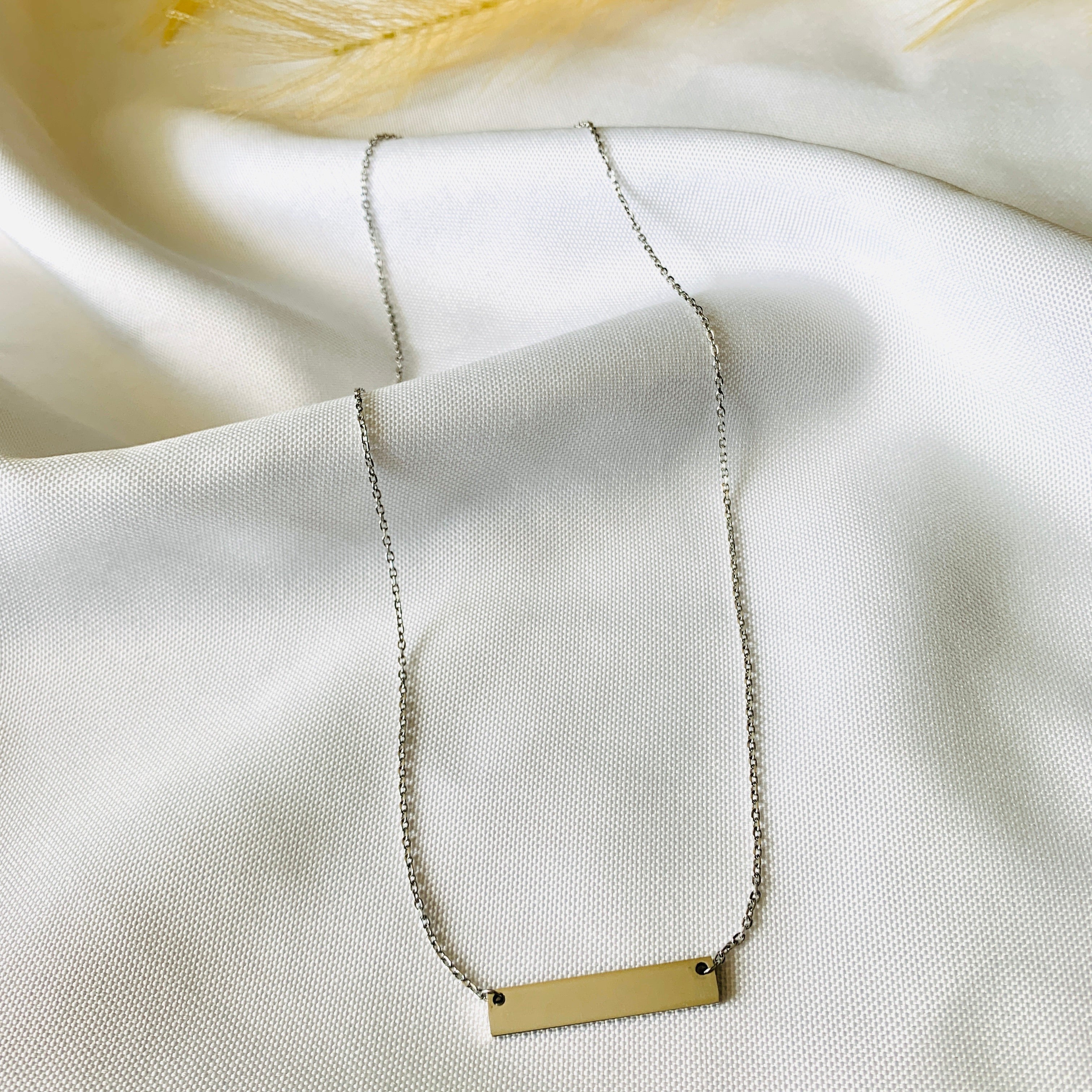Bar necklace
